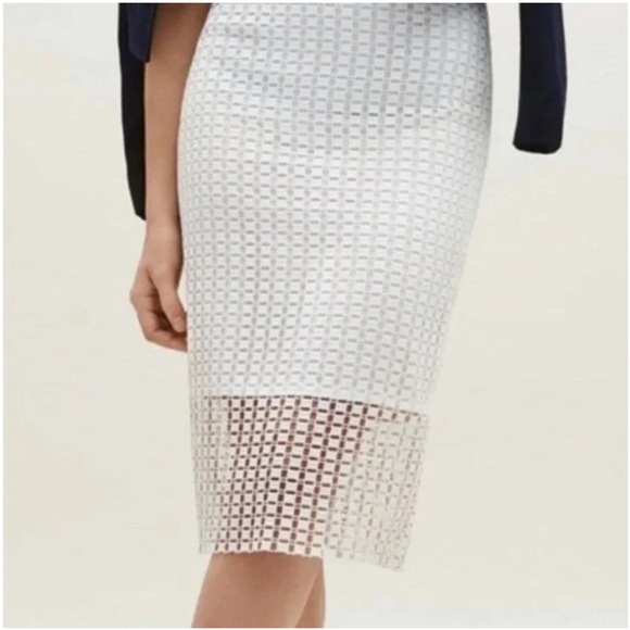 Ann Taylor eyelet lace pencil skirt, ivory cream white geometric